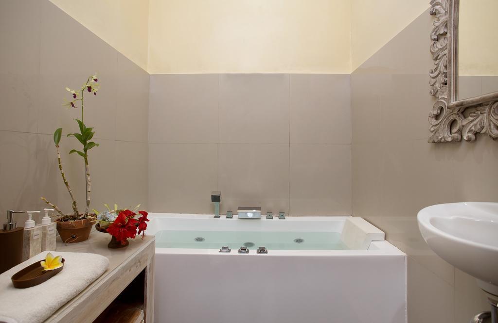 Grand Ashanti Villa Ubud  Exterior photo